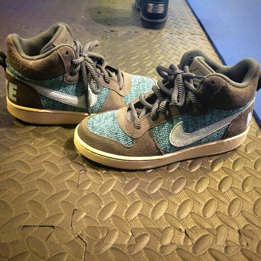 Nike Court Bourough mid